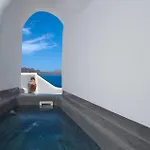 Luxury Santorini 1 Bedroom Stunning Sea Views & Outdoor Jacuzzi Villa *