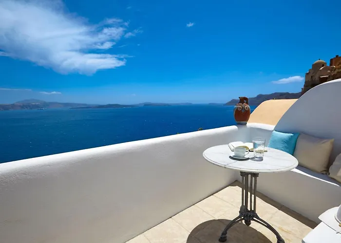 Luxury Santorini 1 Bedroom Stunning Sea Views & Outdoor Jacuzzi Villa